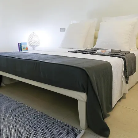 Exclusive Beachfront Baia Verde Holiday home *