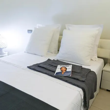 Holiday home Exclusive Beachfront Baia Verde *